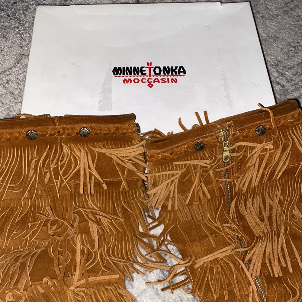 ✨Minnetonka Fringe 5 Layer Boot - Picture 8 of 15